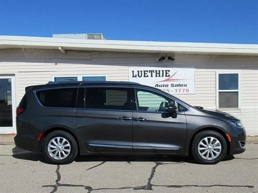 2018 Chrysler Pacifica Touring-L