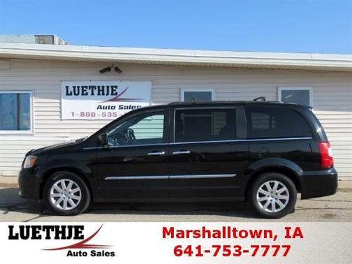 2016 Chrysler Town & Country Touring