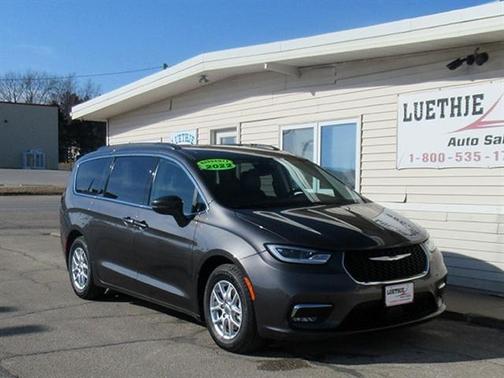 2022 Chrysler Pacifica Touring-L