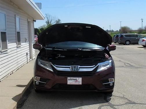 Deep Scarlet Pearl 2019 Honda Odyssey Elite