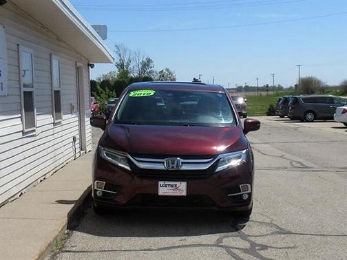 Deep Scarlet Pearl 2019 Honda Odyssey Elite