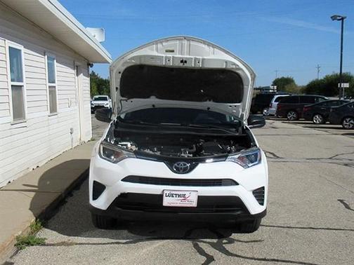 Super White 2018 Toyota RAV4 LE
