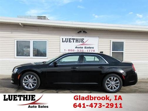 2017 Chrysler 300 Limited