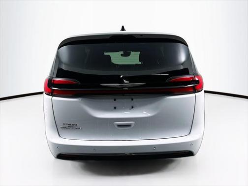 2025 Chrysler Pacifica L
