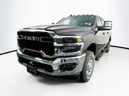 2025 RAM 2500 Tradesman Crew Cab 4x4 6'4' Box