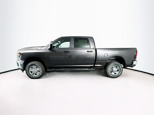 2025 RAM 2500 Tradesman Crew Cab 4x4 6'4' Box