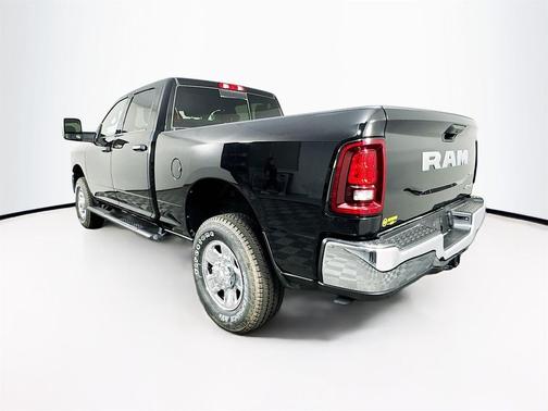 2025 RAM 2500 Tradesman Crew Cab 4x4 6'4' Box