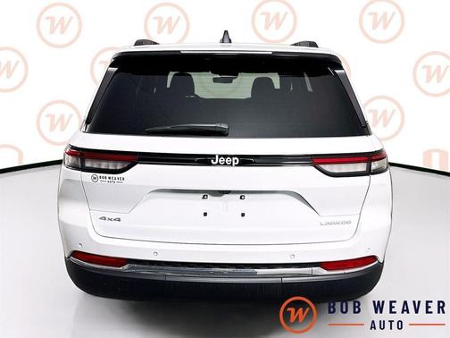 Bright White Clearcoat 2026 Jeep Grand Cherokee Laredo