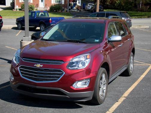 Photo 1 of 3 of 2017 Chevrolet Equinox Premier