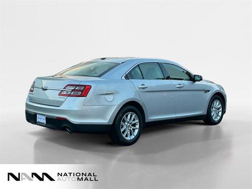 2015 Ford Taurus SE