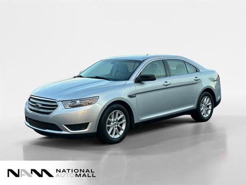 2015 Ford Taurus SE