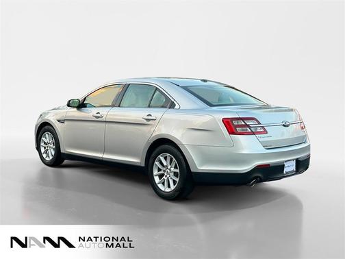 2015 Ford Taurus SE