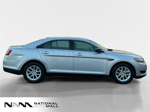 2015 Ford Taurus SE