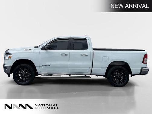 Bright White Clearcoat 2019 RAM 1500 Big Horn