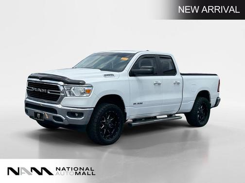 Bright White Clearcoat 2019 RAM 1500 Big Horn