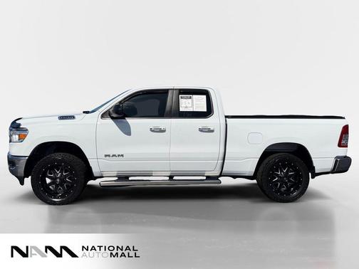 Bright White Clearcoat 2019 RAM 1500 Big Horn