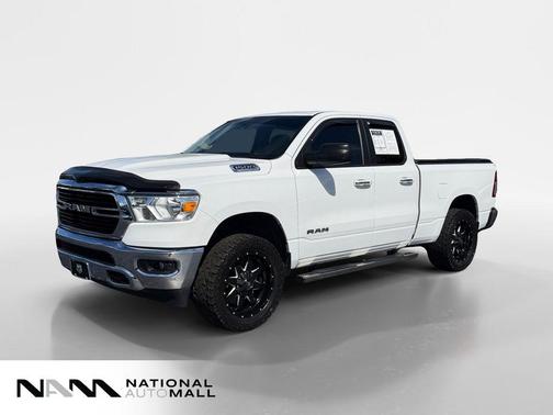 Bright White Clearcoat 2019 RAM 1500 Big Horn
