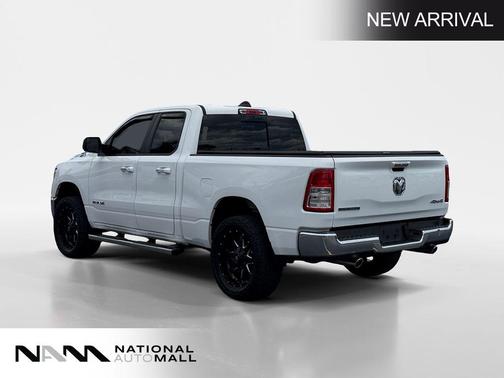 Bright White Clearcoat 2019 RAM 1500 Big Horn