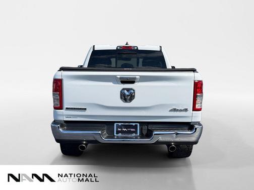 Bright White Clearcoat 2019 RAM 1500 Big Horn