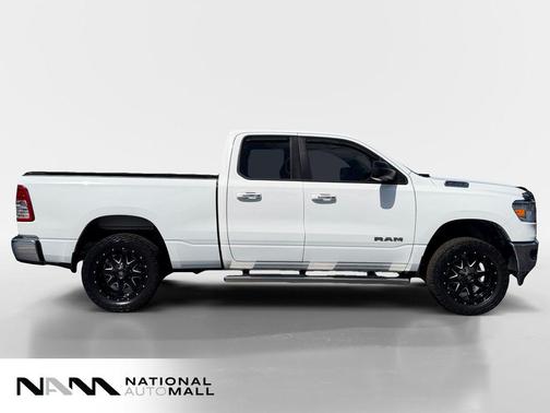 Bright White Clearcoat 2019 RAM 1500 Big Horn