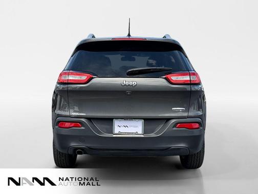 Granite Crystal Metallic Clearcoat 2017 Jeep Cherokee Latitude