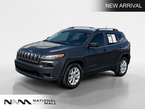 Granite Crystal Metallic Clearcoat 2017 Jeep Cherokee Latitude