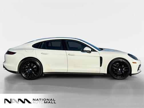 2019 Porsche Panamera 4
