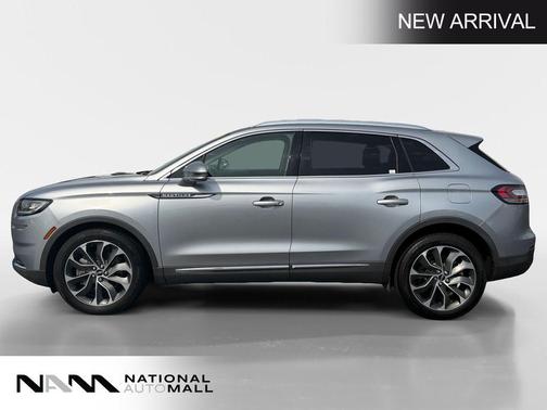 Radiance Metallic 2022 Lincoln Nautilus Reserve