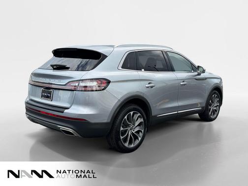 Radiance Metallic 2022 Lincoln Nautilus Reserve