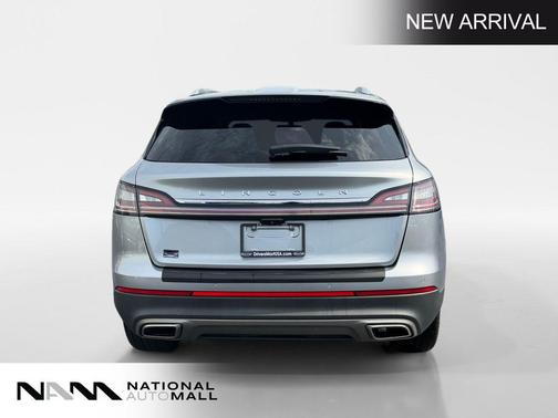 Radiance Metallic 2022 Lincoln Nautilus Reserve