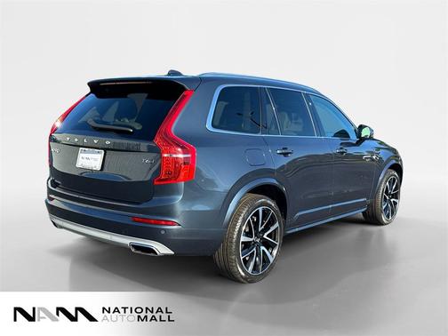 2020 Volvo XC90 T6 Momentum