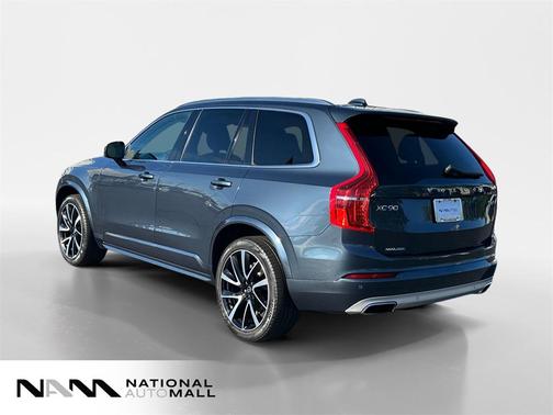 2020 Volvo XC90 T6 Momentum