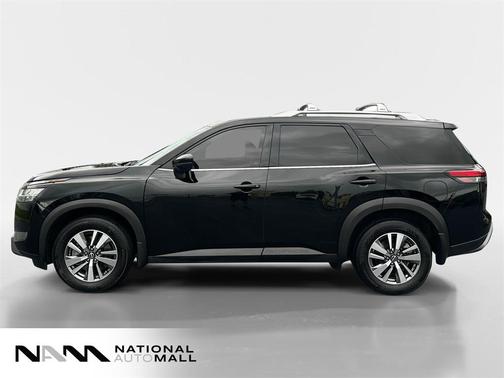 2022 Nissan Pathfinder SL 2WD