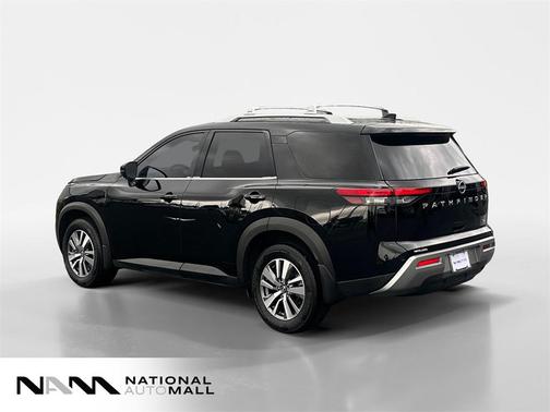 2022 Nissan Pathfinder SL 2WD