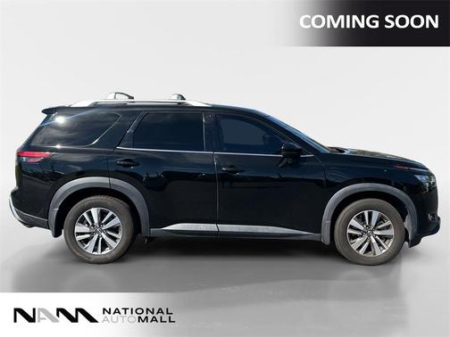 2022 Nissan Pathfinder SL 2WD