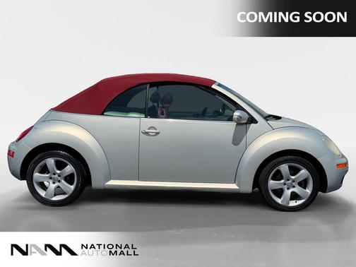 Silverleaf Metallic/Bordeaux Roof 2009 Volkswagen New Beetle L