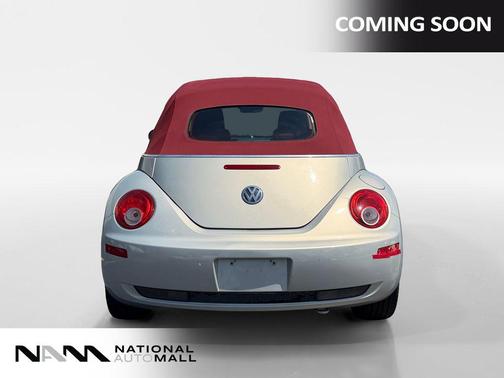Silverleaf Metallic/Bordeaux Roof 2009 Volkswagen New Beetle L