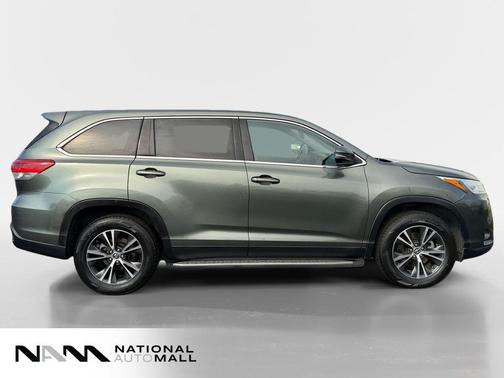 Jade Metallic 2019 Toyota Highlander LE I4