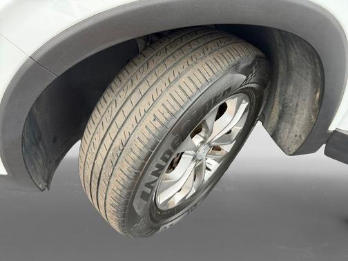 Quartz White 2020 Hyundai SANTA FE SE 2.4