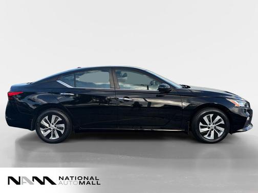 Super Black Clearcoat 2019 Nissan Altima 2.5 S