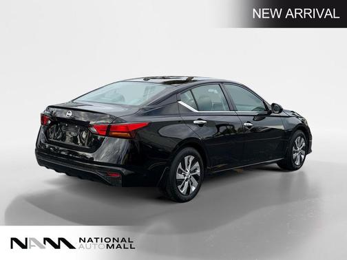 Super Black Clearcoat 2019 Nissan Altima 2.5 S