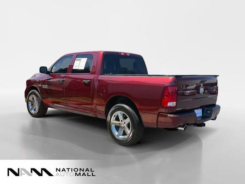Brilliant Black Crystal Pearlcoat 2018 RAM 1500 Express