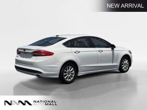 Oxford White 2018 Ford Fusion S
