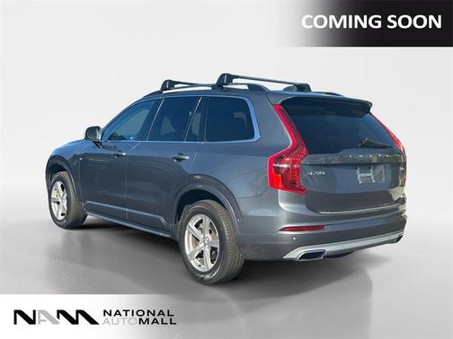 2017 Volvo XC90 T5 Momentum