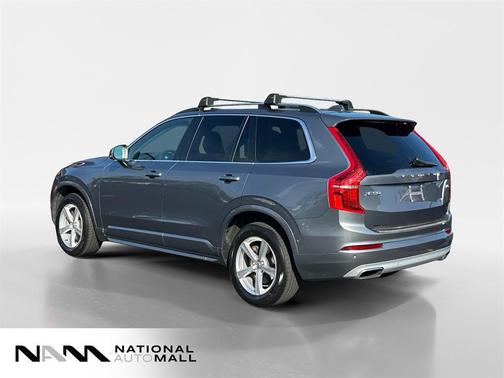 2017 Volvo XC90 T5 Momentum