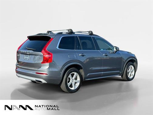 2017 Volvo XC90 T5 Momentum