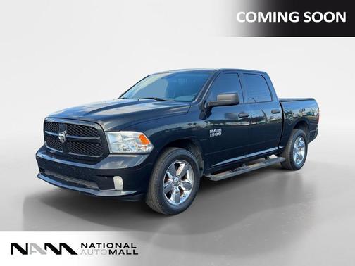 Brilliant Black Crystal Pearlcoat 2018 RAM 1500 Express