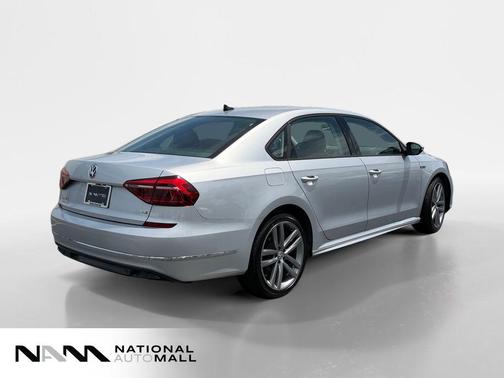 Reflex Silver Metallic 2018 Volkswagen Passat 2.0T R-Line