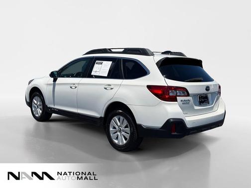 Crystal White Pearl 2019 Subaru Outback 2.5i Premium