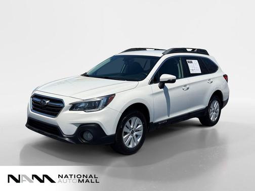Crystal White Pearl 2019 Subaru Outback 2.5i Premium
